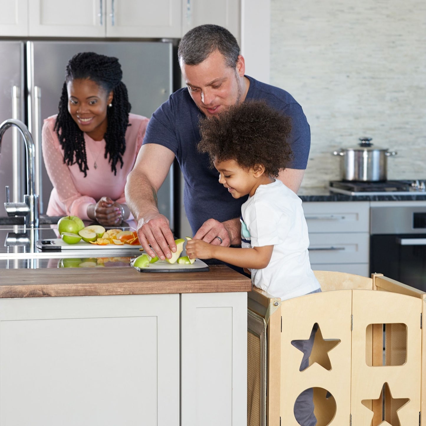 Guidecraft Kitchen Helper Classic Natural
