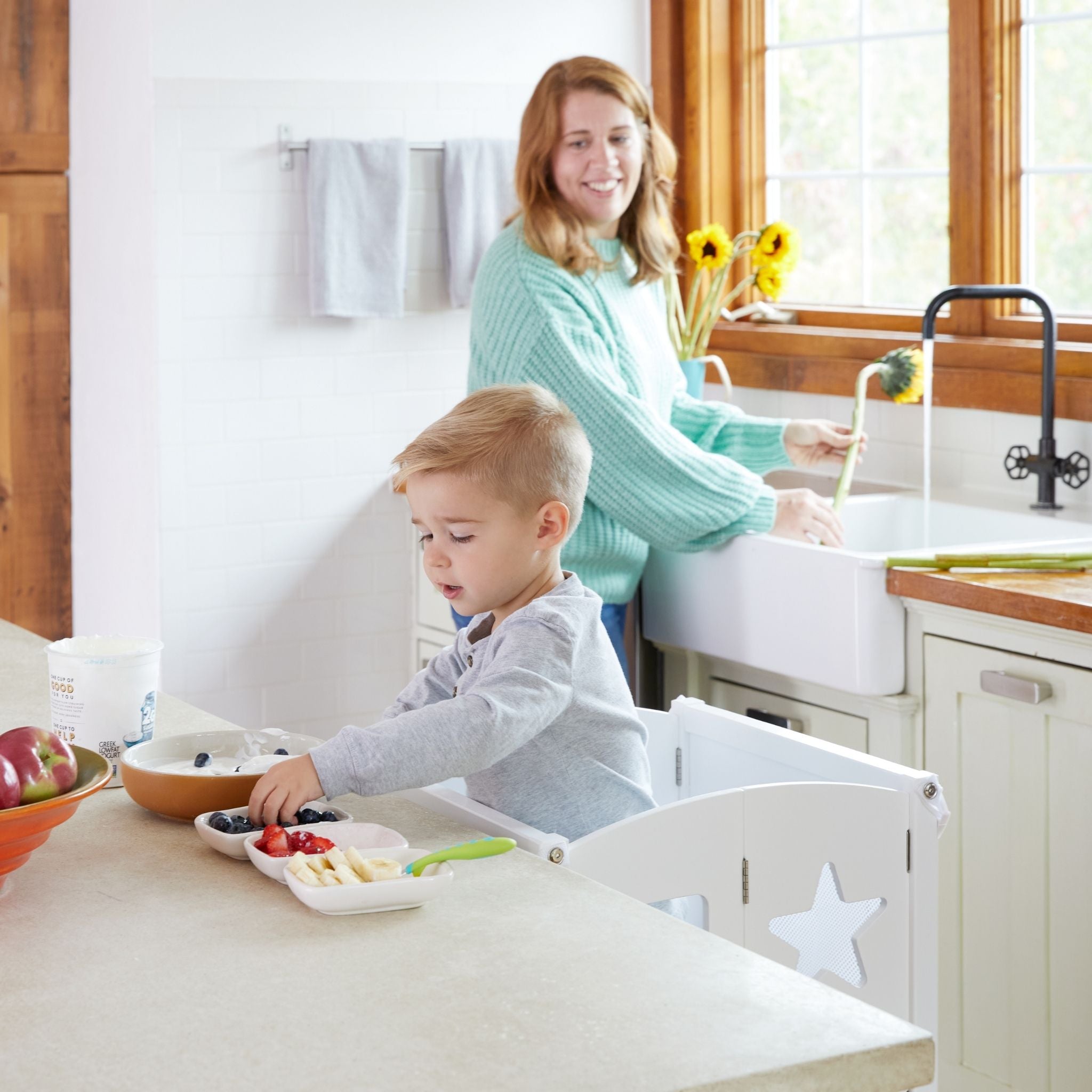 Guidecraft Kitchen Helper Classic White